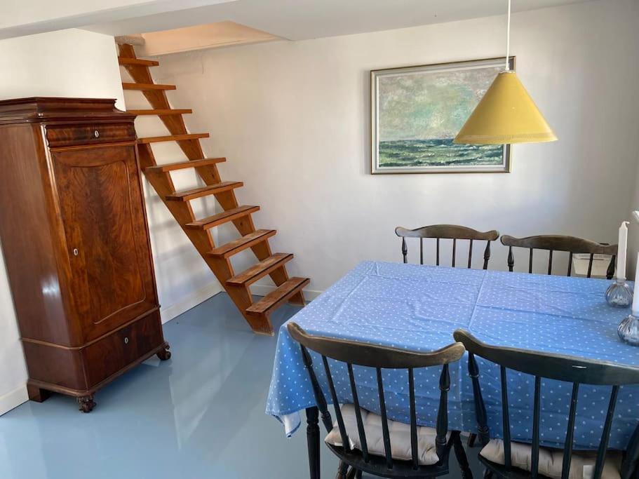 Skont Fiskerhus. Taet Pa By, Havn Og Havet Marstal Exterior foto