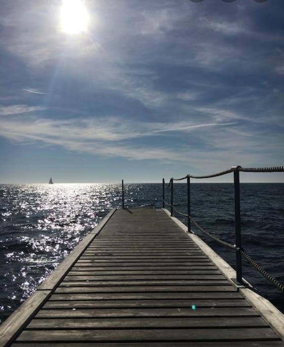 Skont Fiskerhus. Taet Pa By, Havn Og Havet Marstal Exterior foto