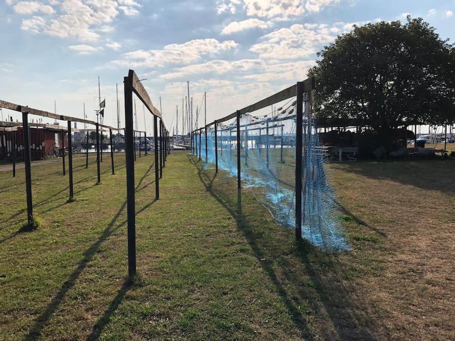 Skont Fiskerhus. Taet Pa By, Havn Og Havet Marstal Exterior foto